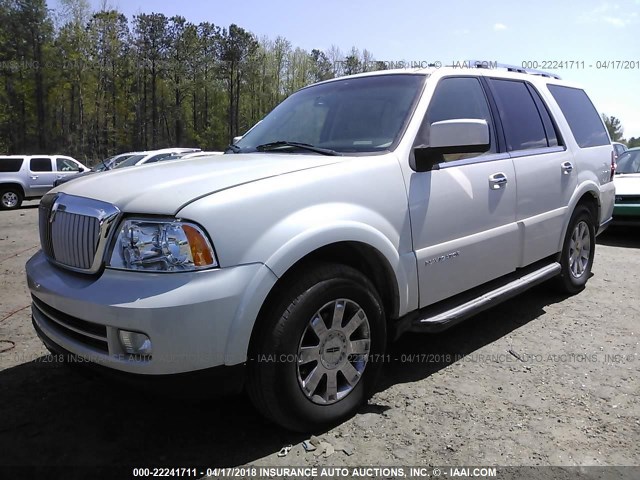 5LMFU28556LJ21830 - 2006 LINCOLN NAVIGATOR CREAM photo 2