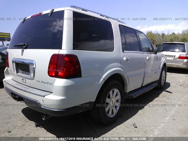5LMFU28556LJ21830 - 2006 LINCOLN NAVIGATOR CREAM photo 4