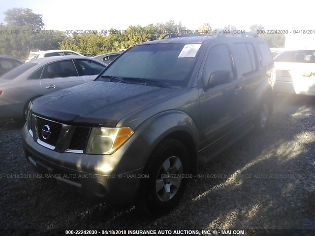 5N1AR18U76C684250 - 2006 NISSAN PATHFINDER LE/SE/XE GRAY photo 2