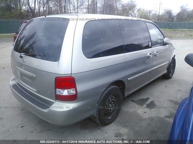 KNDUP132056699540 - 2005 KIA SEDONA EX/LX TAN photo 4