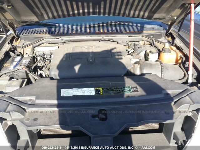 5LMFU27R04LJ13118 - 2004 LINCOLN NAVIGATOR BROWN photo 10