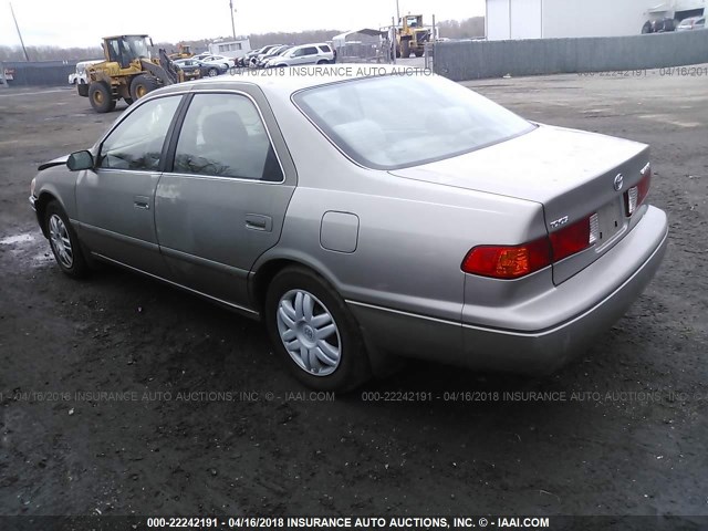 JT2BG28K9Y0434573 - 2000 TOYOTA CAMRY LE/XLE თაფლისფერი ფოტო 3