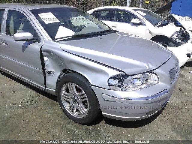 YV1SW592362575869 - 2006 VOLVO V70 2.5T SILVER photo 6