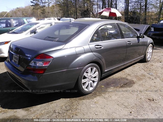 WDDNG86X77A103060 - 2007 MERCEDES-BENZ S 550 4MATIC GRAY photo 4