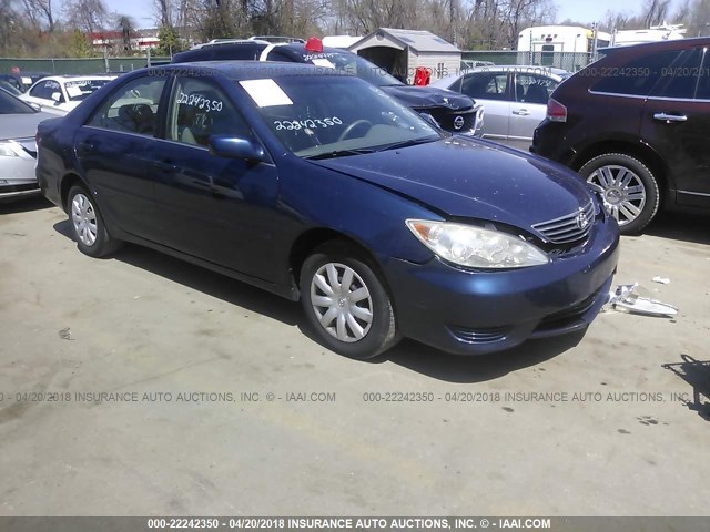 4T1BE30K35U090673 - 2005 TOYOTA CAMRY LE/XLE/SE ლურჯი ფოტო 1