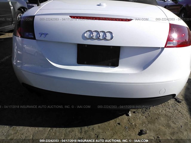 TRUMF38J181040632 - 2008 AUDI TT 2.0T WHITE photo 6