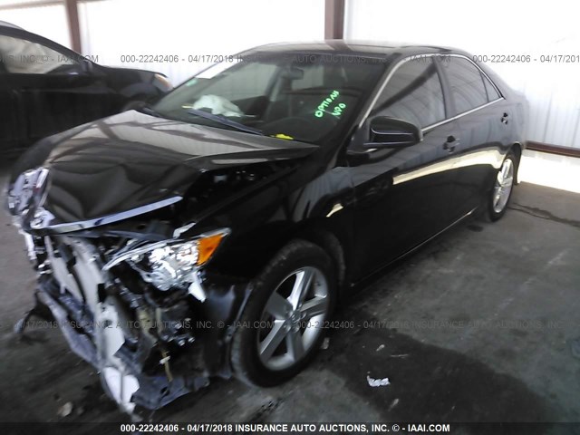 4T1BF1FK2EU388396 - 2014 TOYOTA CAMRY L/SE/LE/XLE 黑色 照片 2