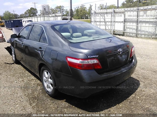 4T4BE46K48R021238 - 2008 TOYOTA CAMRY CE/LE/XLE/SE GRAY photo 3