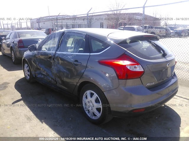 1FAHP3M2XCL421860 - 2012 FORD FOCUS SEL GRAY photo 3