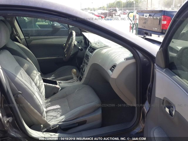 1G1ZA5E01A4111461 - 2010 CHEVROLET MALIBU LS 灰色 照片 5
