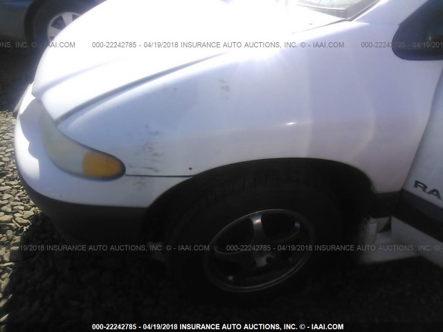 2B4GP44R4XR172037 - 1999 DODGE GRAND CARAVAN SE/SPORT WHITE photo 6