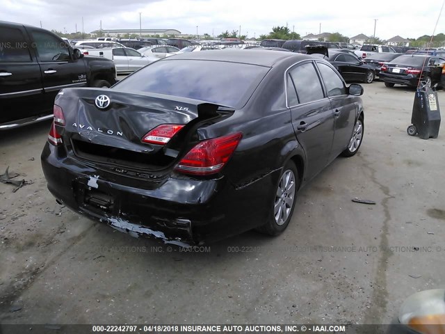 4T1BK36B47U240504 - 2007 TOYOTA AVALON XL/XLS/TOURING/LIMITED BLACK photo 4