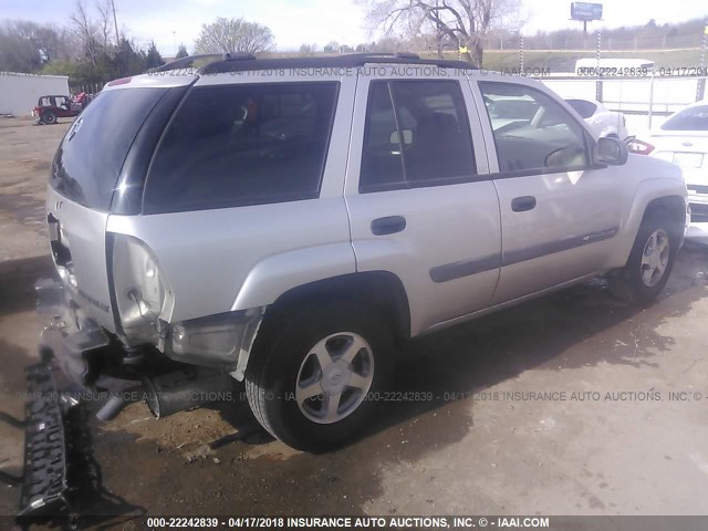 1GNDS13S242139532 - 2004 CHEVROLET TRAILBLAZER LS/LT SILVER photo 4