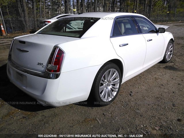2C3CCAET9CH285069 - 2012 CHRYSLER 300C Ақ фото 4