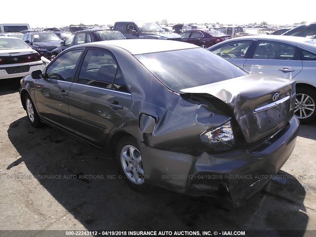 4T1BE32K33U674047 - 2003 TOYOTA CAMRY LE/XLE/SE ოქროსფერი ფოტო 3