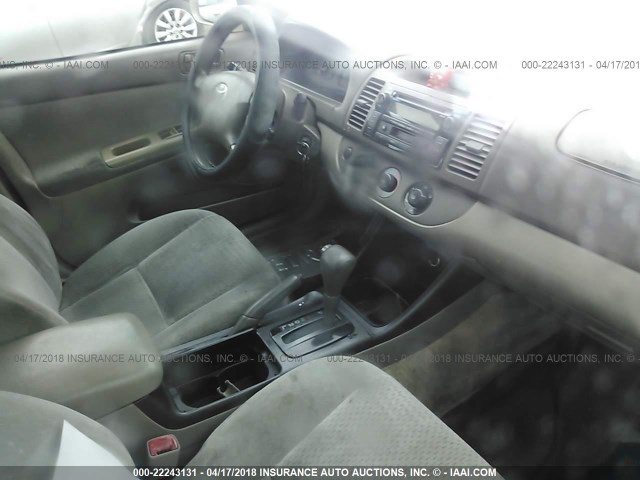 4T1BE32K04U288266 - 2004 TOYOTA CAMRY LE/XLE/SE Champagne photo 5