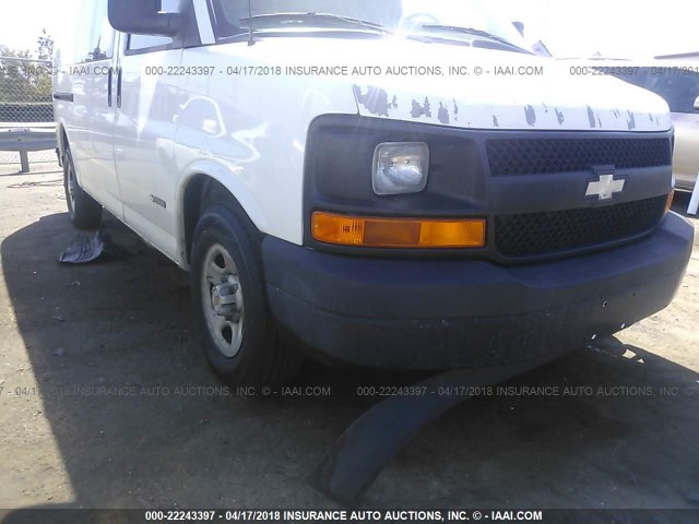 1GCFG25T231226267 - 2003 CHEVROLET EXPRESS G2500  WHITE photo 6