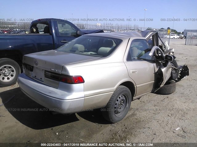 JT2BG22K3W0182258 - 1998 TOYOTA CAMRY CE/LE/XLE ოქროსფერი ფოტო 4