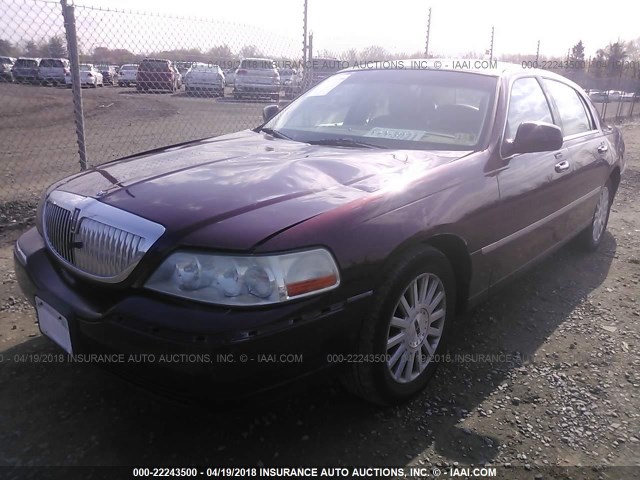 1LNHM81W14Y607097 - 2004 LINCOLN TOWN CAR EXECUTIVE/SIGNATURE Bordo fotoğraf 2
