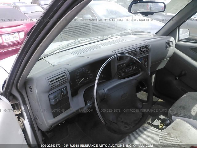 1GCCS14X2T8132669 - 1996 CHEVROLET S TRUCK S10 SILVER photo 5