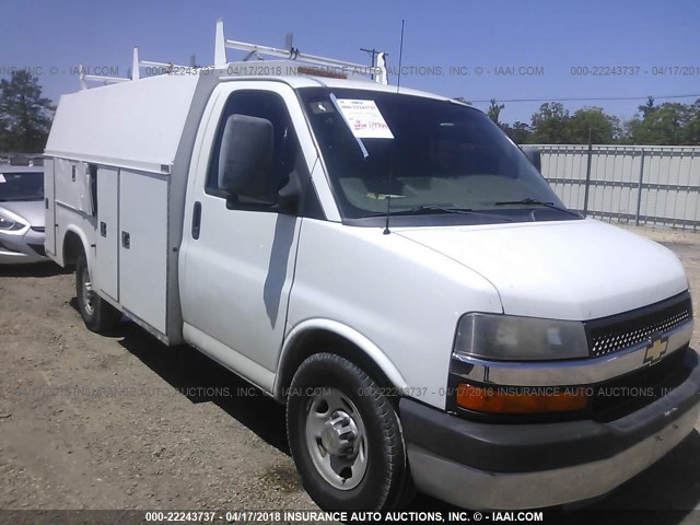 1GB0G2CGXB1138145 - 2011 CHEVROLET EXPRESS G3500  WHITE photo 1