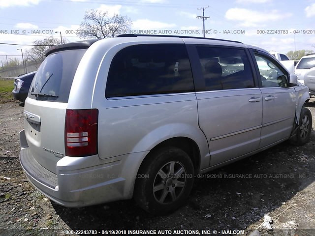 2A4RR5D12AR285170 - 2010 CHRYSLER TOWN & COUNTRY TOURING SILVER photo 4