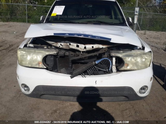 5GADT13SX42160796 - 2004 BUICK RAINIER CXL WHITE photo 6