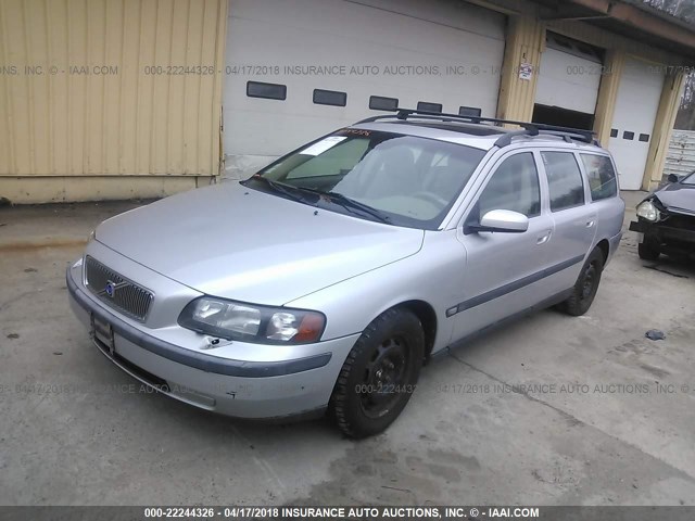 YV1SW64A942371899 - 2004 VOLVO V70 SILVER photo 2