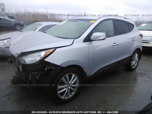 KM8JU3AC2DU572278 - 2013 HYUNDAI TUCSON GLS/LIMITED SILVER photo 2