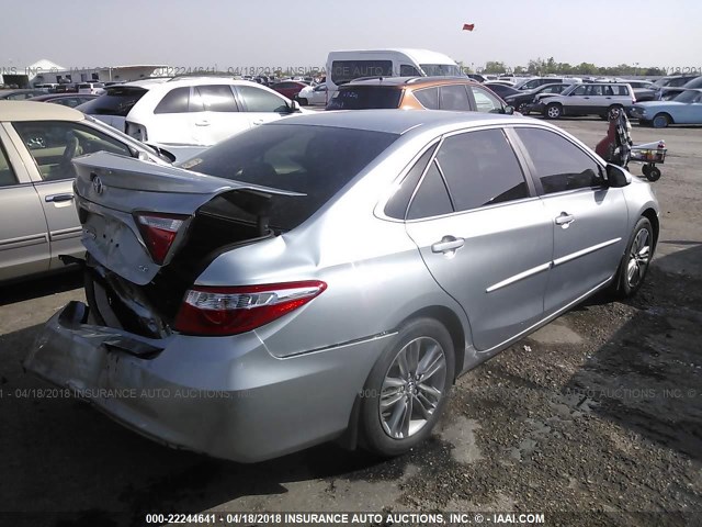 4T1BF1FKXFU024924 - 2015 TOYOTA CAMRY LE/XLE/SE/XSE ვერცხლისფერი ფოტო 4