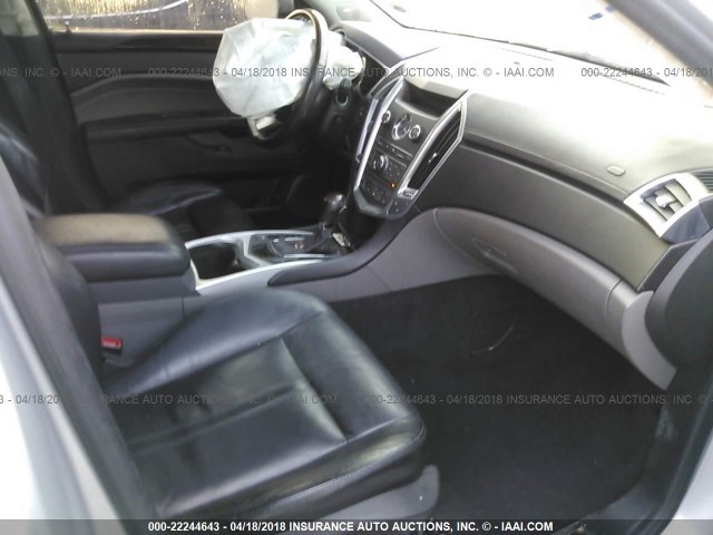 3GYFNBEYXAS629923 - 2010 CADILLAC SRX PERFORMANCE COLLECTION Күміс фото 5