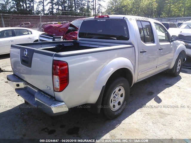 1N6AD07U97C400226 - 2007 NISSAN FRONTIER CREW CAB LE/SE/OFF ROAD SILVER photo 4