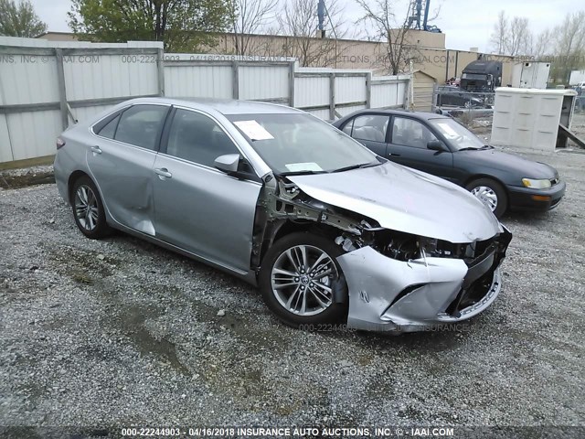 4T1BF1FK8HU687203 - 2017 TOYOTA CAMRY LE/XLE/SE/XSE SILVER photo 1