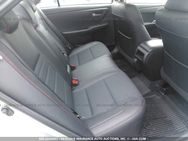 4T1BF1FK8HU687203 - 2017 TOYOTA CAMRY LE/XLE/SE/XSE SILVER photo 8