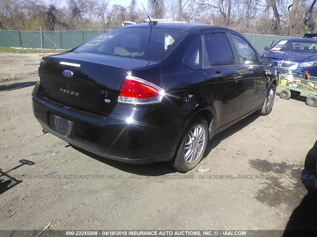 1FAHP35N78W253061 - 2008 FORD FOCUS SE/SEL/SES BLACK photo 4