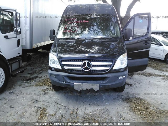 WDZPE8CD1B5571337 - 2011 MERCEDES-BENZ SPRINTER 2500 BLACK photo 6