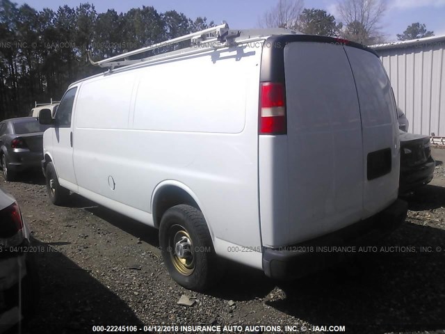 1GCGG29K091137179 - 2009 CHEVROLET EXPRESS G2500  WHITE photo 3