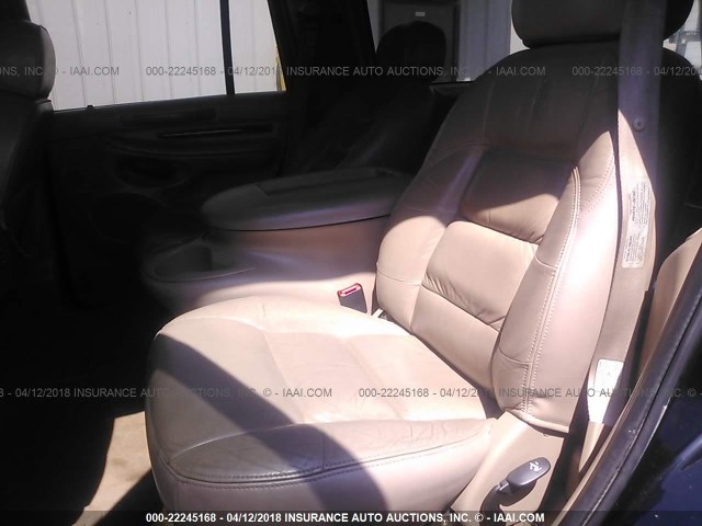 5LMFU28L4WLJ01325 - 1998 LINCOLN NAVIGATOR 黑色 照片 8