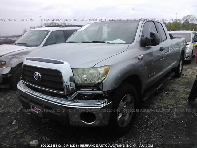 5TFSV54138X005190 - 2008 TOYOTA TUNDRA DOUBLE CAB/DOUBLE CAB SR5 SILVER photo 2