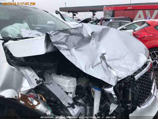 5XYPGDA50JG338960 - 2018 KIA SORENTO LX/L SILVER photo 11