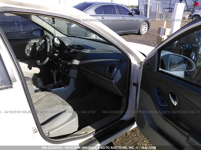 1G1ZT58N78F149132 - 2008 CHEVROLET MALIBU LT/CLASSIC WHITE photo 5