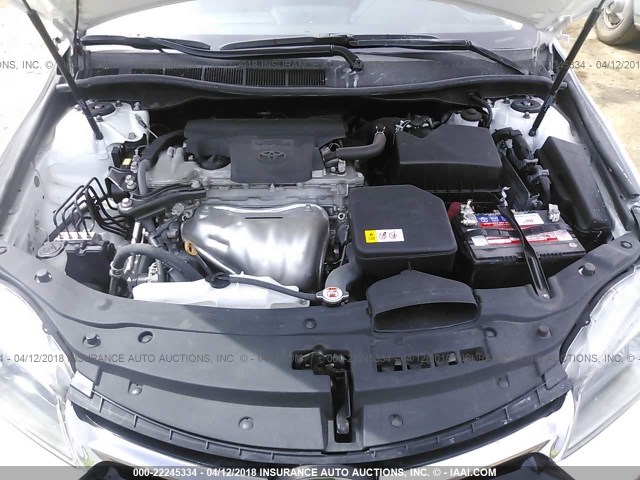 4T1BF1FK2HU390086 - 2017 TOYOTA CAMRY LE/XLE/SE/XSE WHITE photo 10