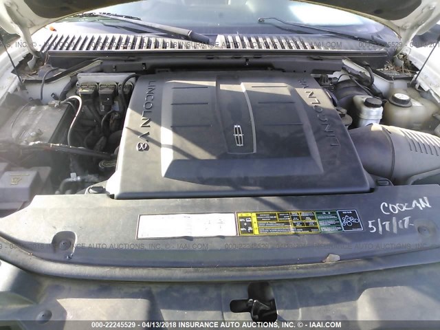 5LMFU27585LJ01541 - 2005 LINCOLN NAVIGATOR WHITE photo 10