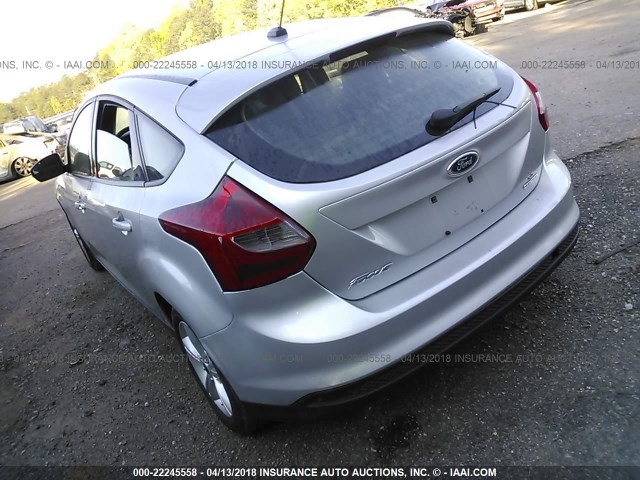 1FADP3K25DL209306 - 2013 FORD FOCUS SE SILVER photo 3