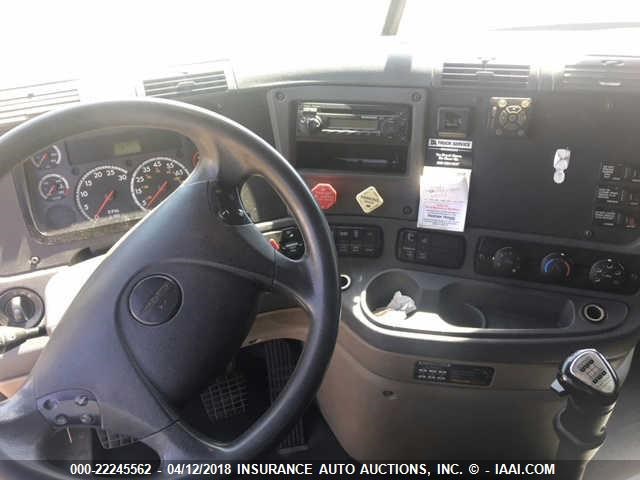 1FUJGLDR8BLAY1899 - 2011 FREIGHTLINER CASCADIA 125  Unknown photo 5