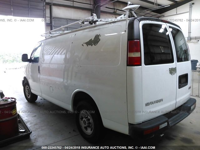 1GTGG25V361186176 - 2006 GMC SAVANA G2500 WHITE photo 3