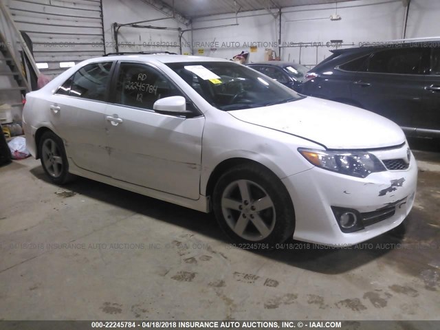 4T1BF1FK3CU532406 - 2012 TOYOTA CAMRY SE/LE/XLE WHITE photo 1