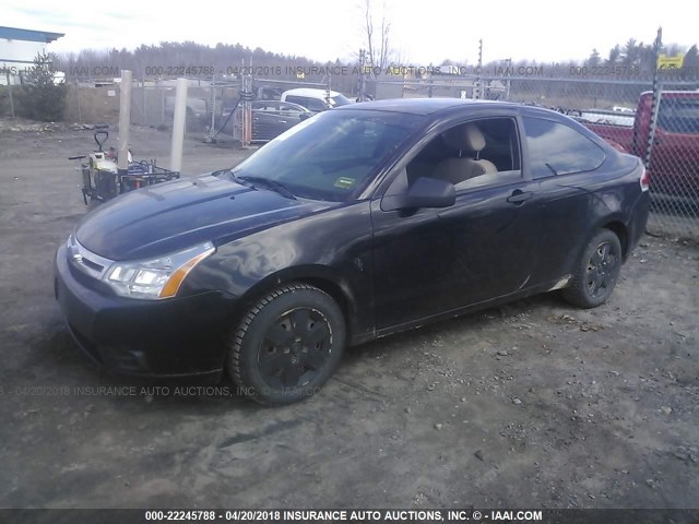 1FAHP32NX8W174665 - 2008 FORD FOCUS S/SE BLACK photo 2