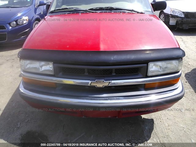 1GCCS19W828254306 - 2002 CHEVROLET S TRUCK S10 RED photo 6
