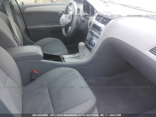 1G1ZB5E06CF118992 - 2012 CHEVROLET MALIBU LS WHITE photo 5